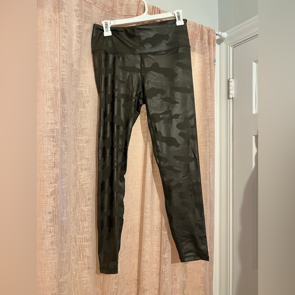 Talulah Camo-Green leggings